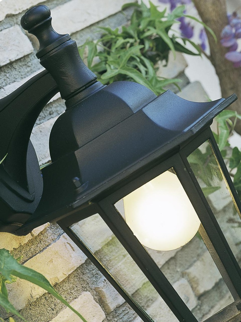 Lampada da esterno in alluminio pressofuso con diffusori in vetro trasparente - Altezza max 155mm - Potenza massima 60W nero