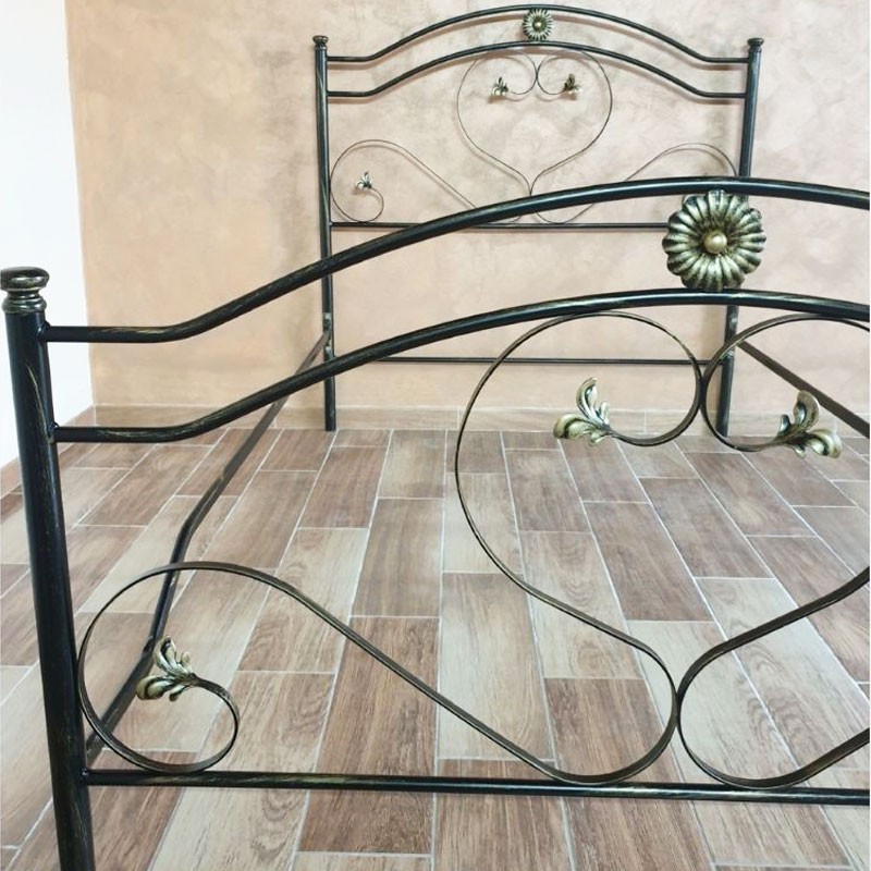 Letto una piazza e mezza in ferro battuto con pediera Nero Oro GINESTRA 140x202x h131,5 cm