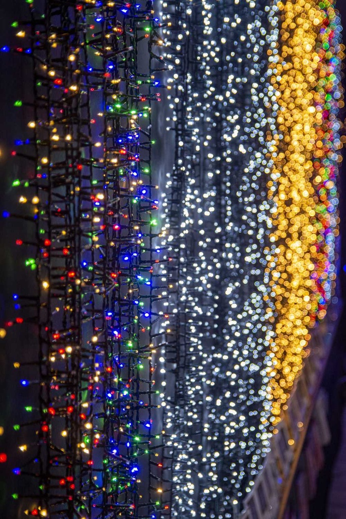 Luce filo 240 led bianco freddo concontroller 15m