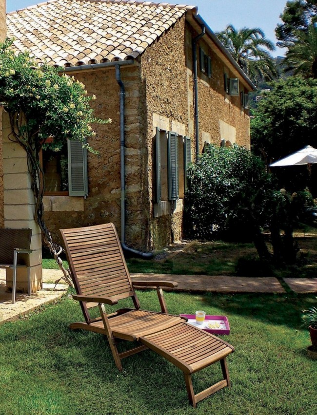 Poltrona reclinabile con braccioli in legno stile classico