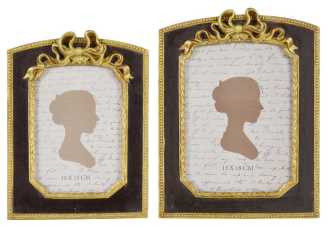 Portafoto nero dec.fiocco oro te-2225 cm. 18 x 2,2 h 23,5