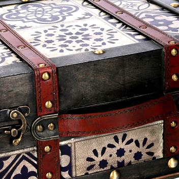 Rectangular brown wooden box 1-2 cm36x29h17