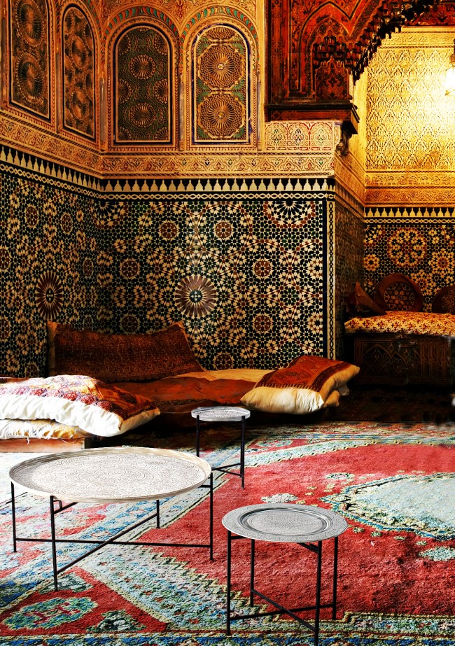 Tavolino in metallo stile fusion