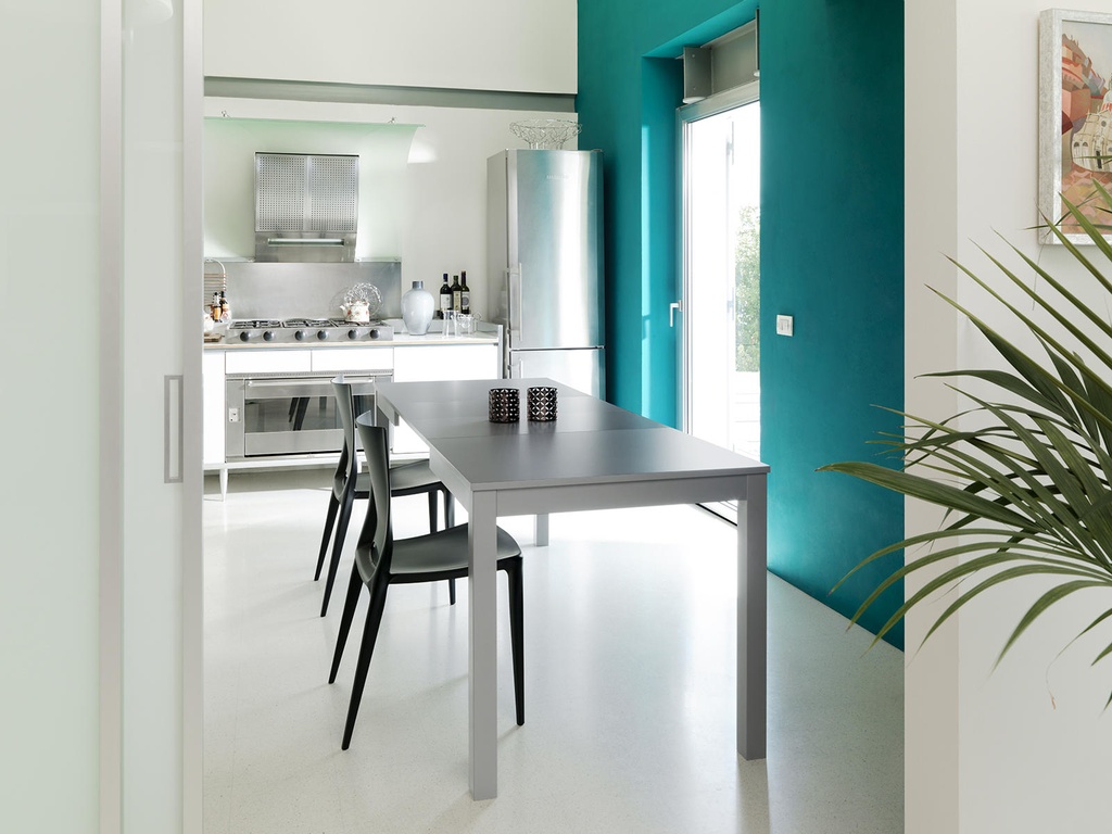 Tavolo allungabile in melaminico grigio chiaro 130/210x80x76h cm