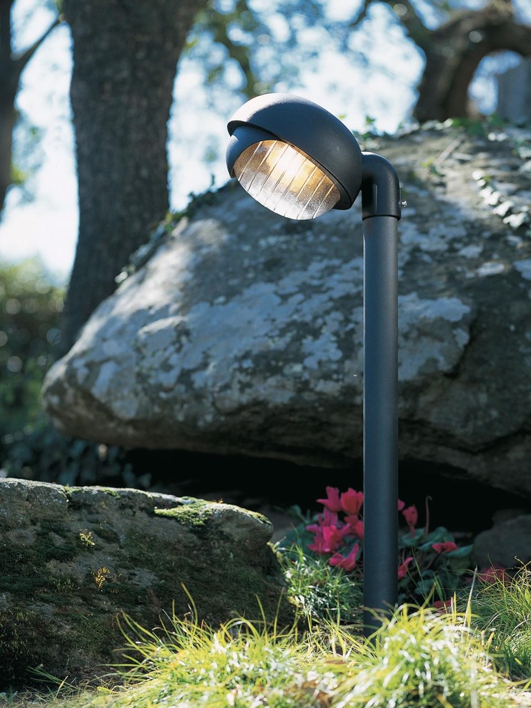 Testa-palo in termoplastico con diffusore in vetro stampato - Dimensioni: 60mm x 155mm - Alimentazione 230V - Potenza massima 60W nero