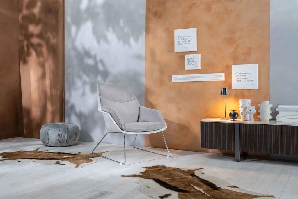  Poltrona in polipropilene grigio chiaro 85 cm x 74 cm H. 86 cm - Samnite