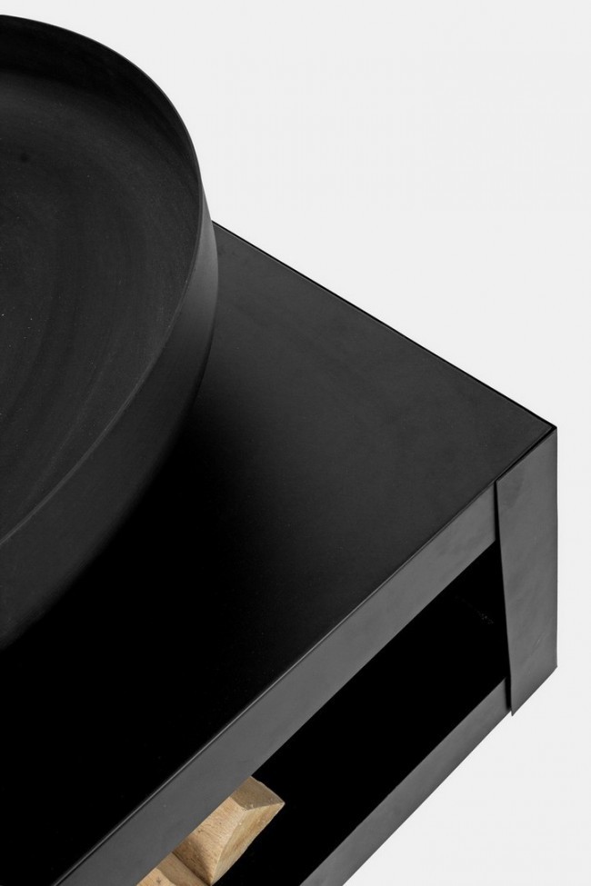 Braciere con porta legna nero arredo giardino Efesto - Samnite