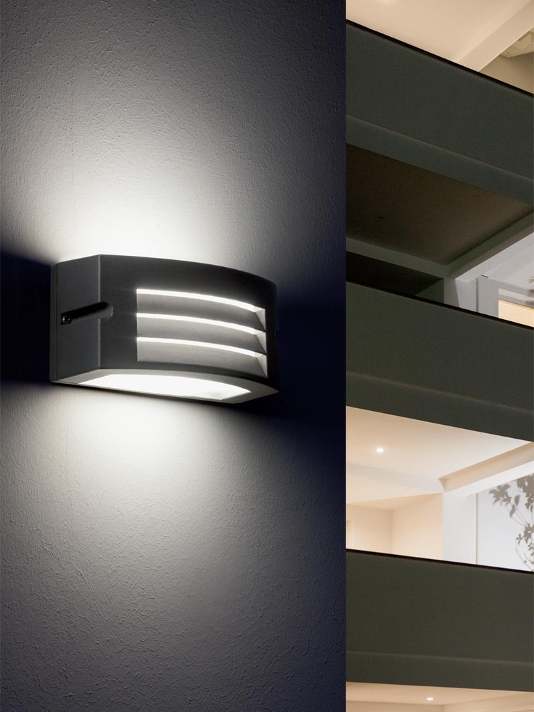 Applique in alluminio pressofuso con diffusore opalino - 10W, 950 lumen, luce calda alluminio - Samnite
