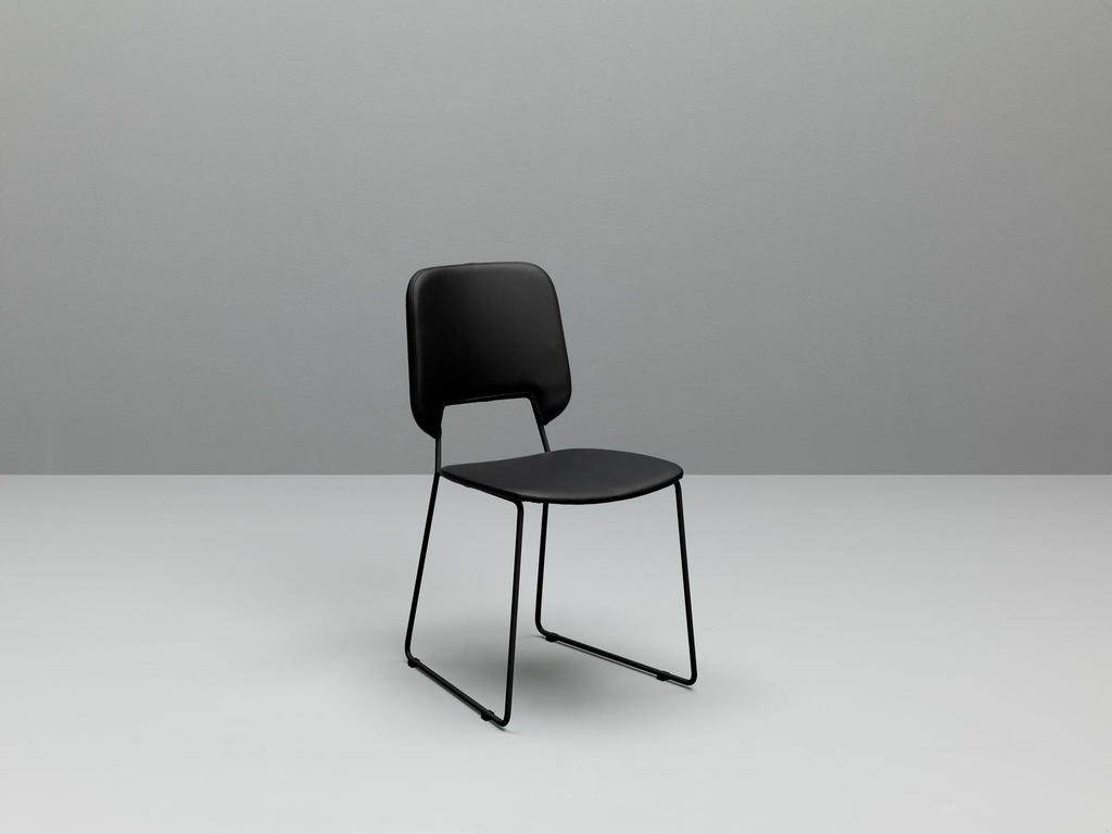 2x Sedia in similpelle e seduta nera 47,5x45,5x89h cm