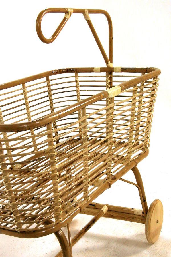 Culla per bambini in giunco con ruote in legno 97x57xh.43/79 cm