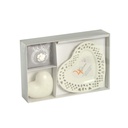 Candela a forma di cuore con piattino, decorata con fiori di elleboro, misure 26x17x4,5 cm - 15 ore di durata